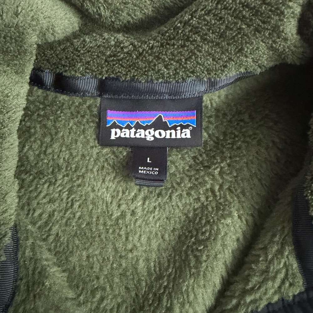 Patagonia Olive Fleece Jacket - Picture 3 of 5